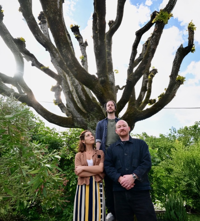 Shake Me — Delia Meshlir, Sha and Jeremias Keller outdoors